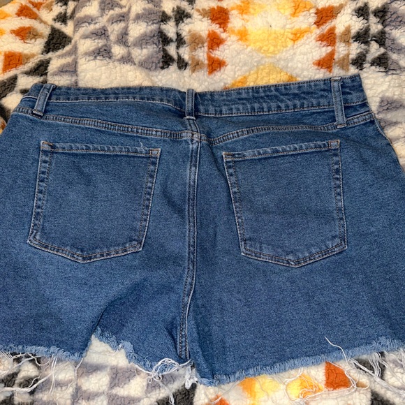 Wild Fable Jena shorts from Target - Size 16 - Picture 2 of 3